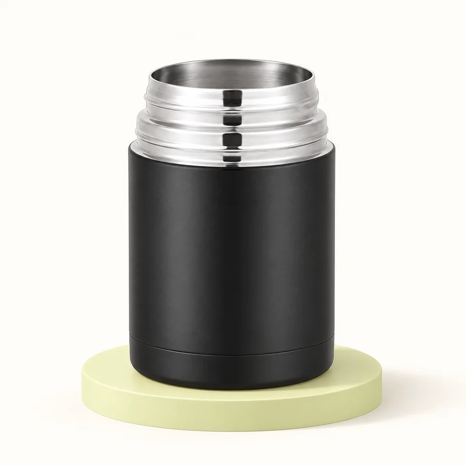 Dreamhigh — pot isotherme noir 800 ml — Vue du pot ouvert seul ; sac, cuillère et éléments de fermeture ne sont pas représentés.