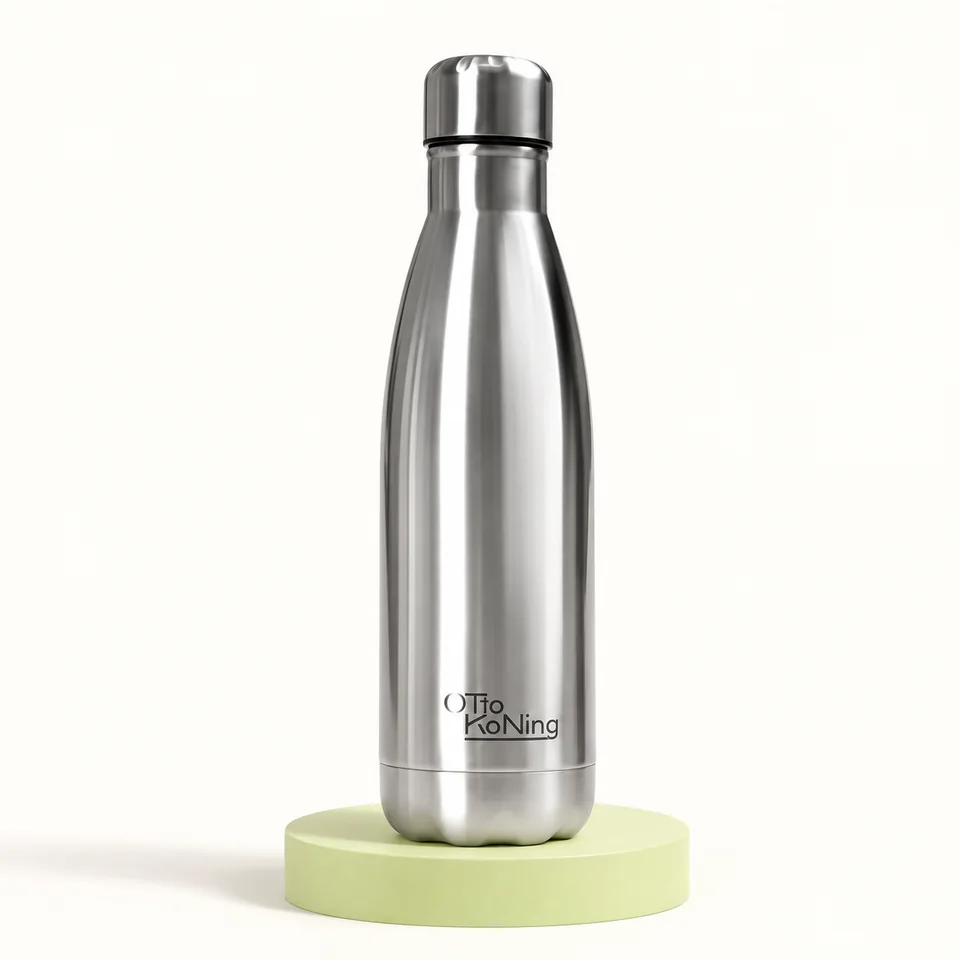 OTTO KONING — gourde inox 500 ml — Bouteille inox fermée, présentée seule.