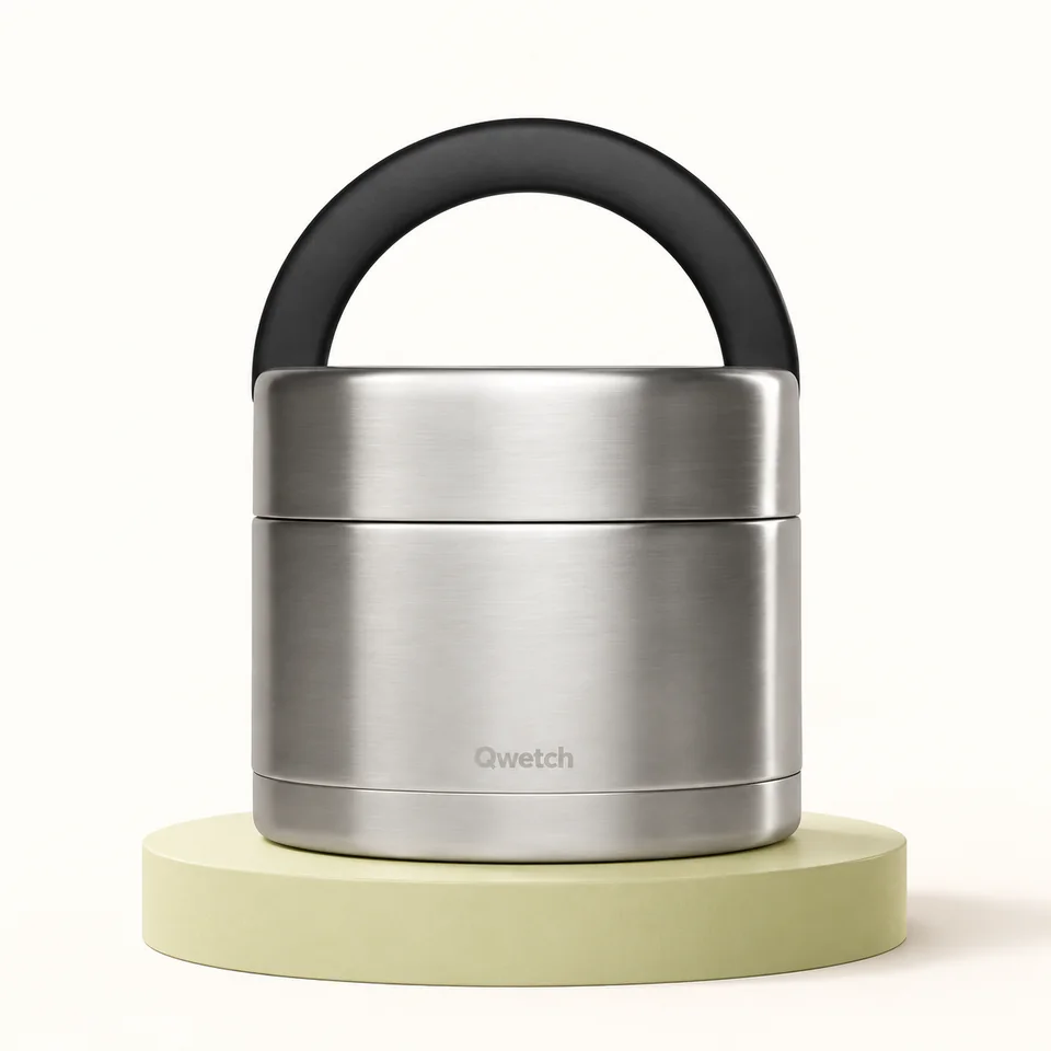 QWETCH — pot isotherme inox 850 ml — Pot fermé à anse ; le compartiment proposé séparément n’est pas illustré.