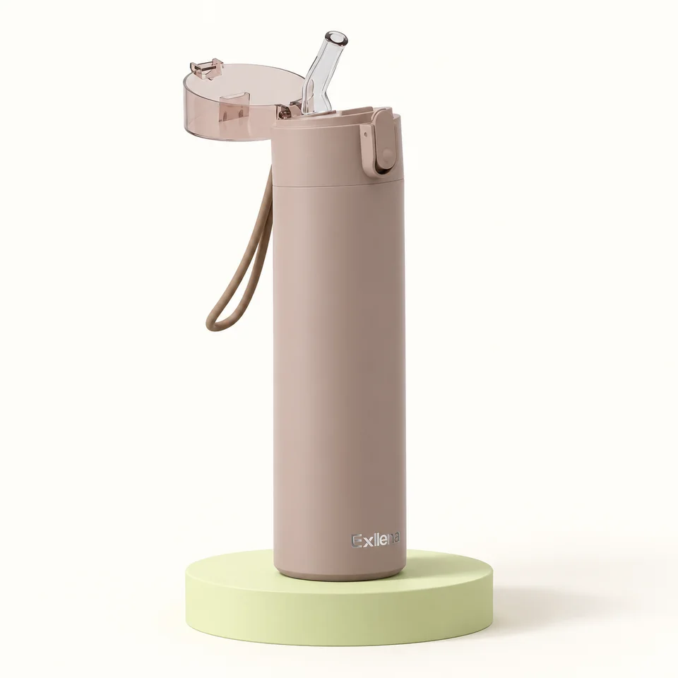 Exllena — mini gourde café 270 ml à paille — Mini bouteille, couvercle ouvert et paille ; main et autres coloris exclus.