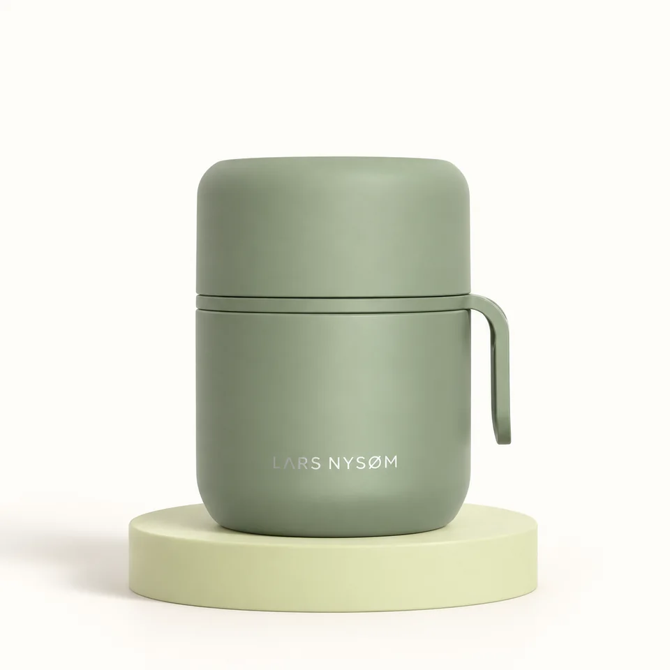 LARS NYSØM — pot isotherme sauge 350 ml — Pot fermé de 350 ml, sans étiquette promotionnelle.
