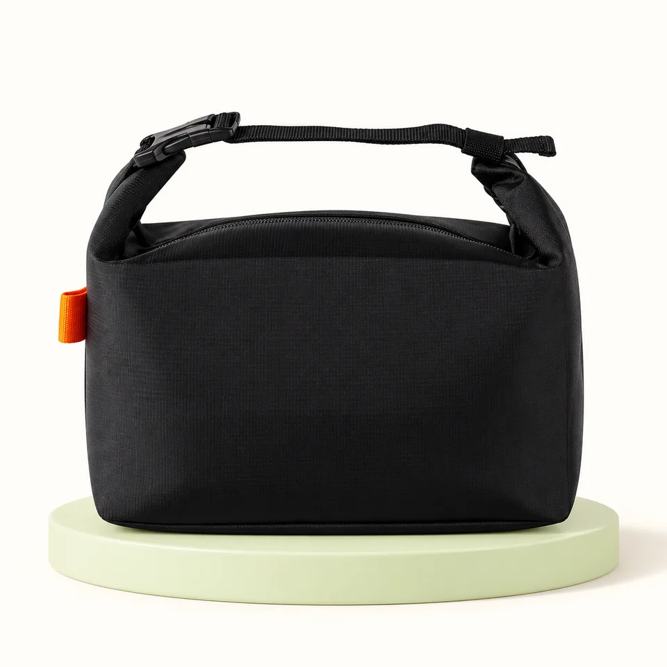 YUDANSI — sac repas noir à sangle supérieure — Sac noir fermé avec sangle visible ; longue bandoulière non inventée.